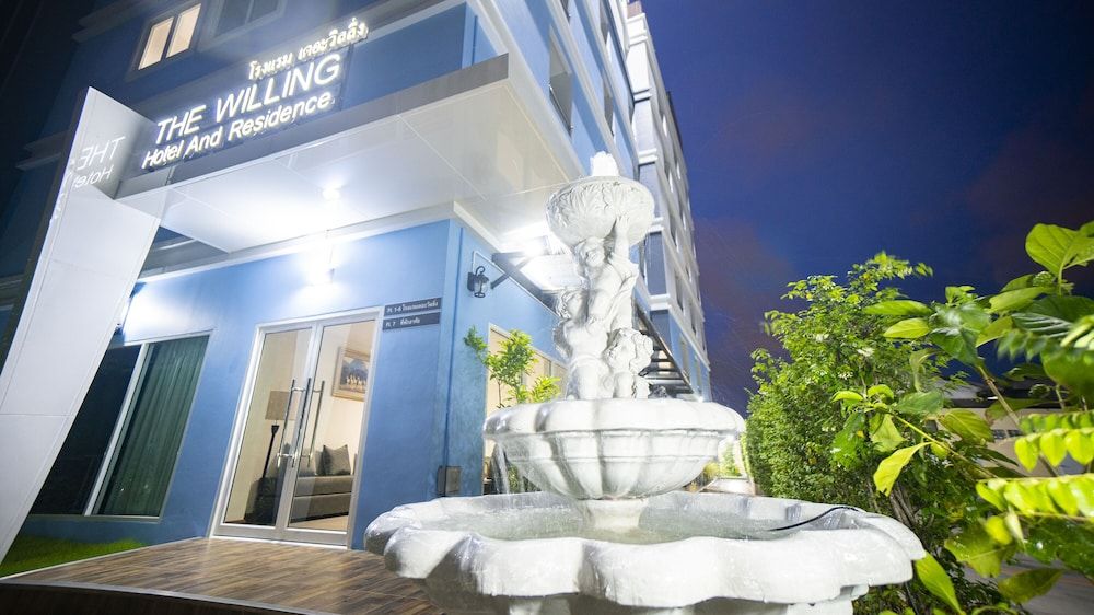 undefined The Willing Hotel and Residence 5