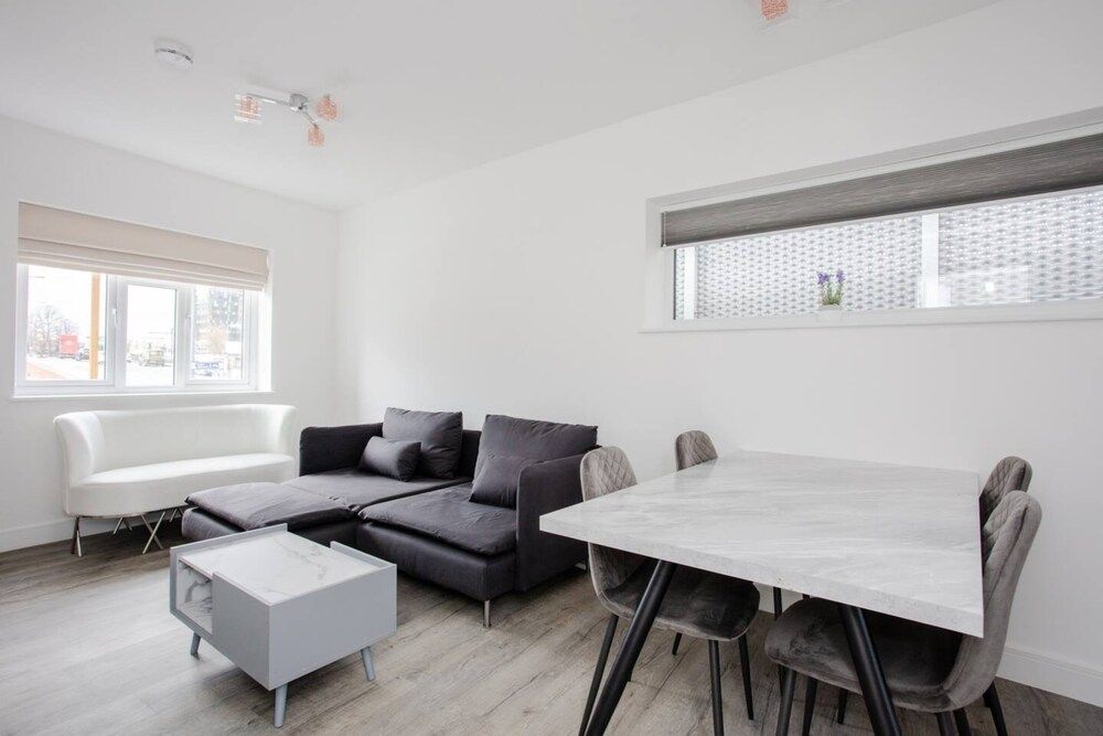undefined Designer 2 Bedroom Apartment in West London