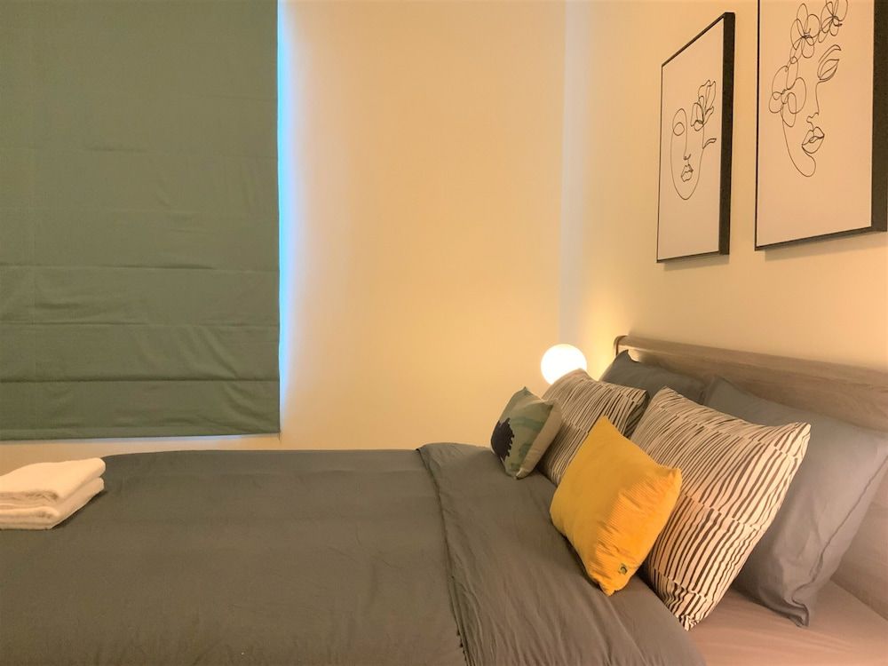 undefined DHLA - Modern 2BR balcony in Marina 6