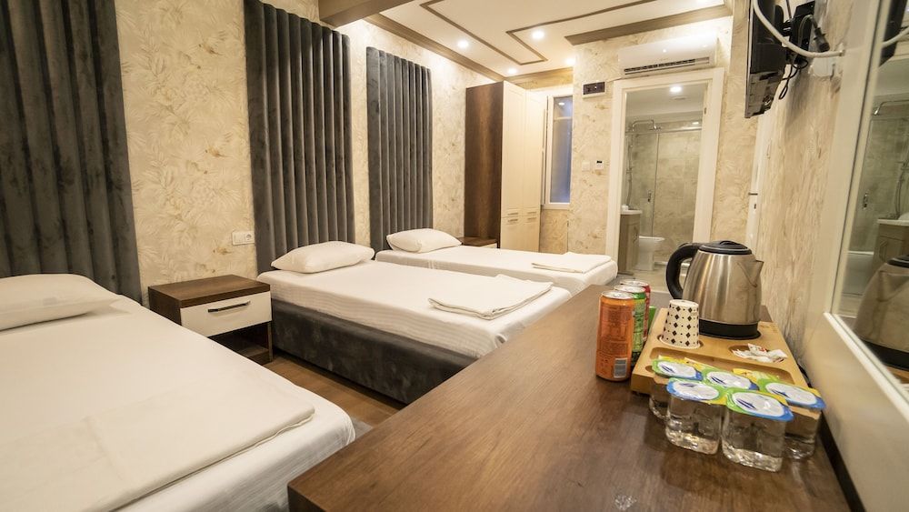 undefined Dymar Hotel 4