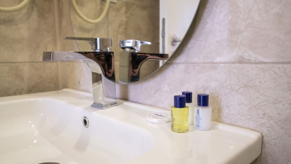 Dymar Hotel Standard Twin Room 5