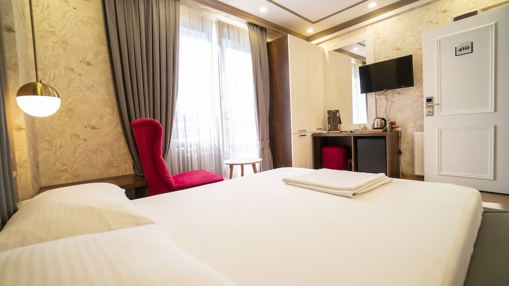 undefined Dymar Hotel 8