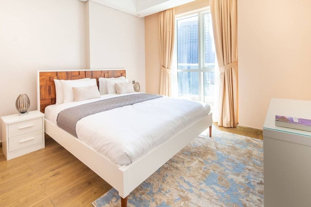undefined Luxurious Living In This 2BR With Study in Downtown Dubai - Sleeps 5! 4