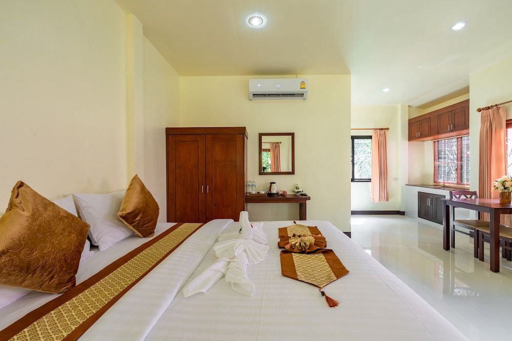 Green Garden House Deluxe Double Room, Non Smoking 4