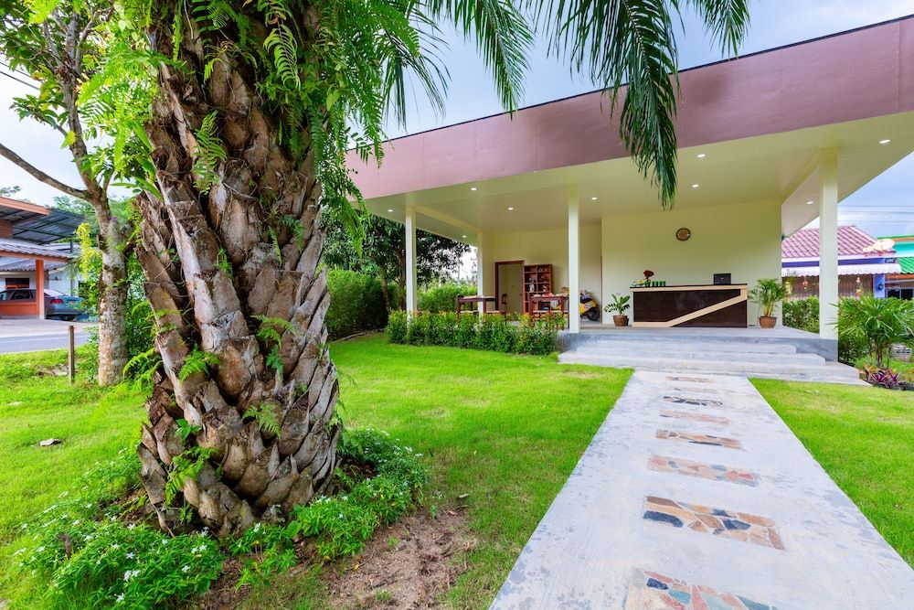 undefined Green Garden House 7