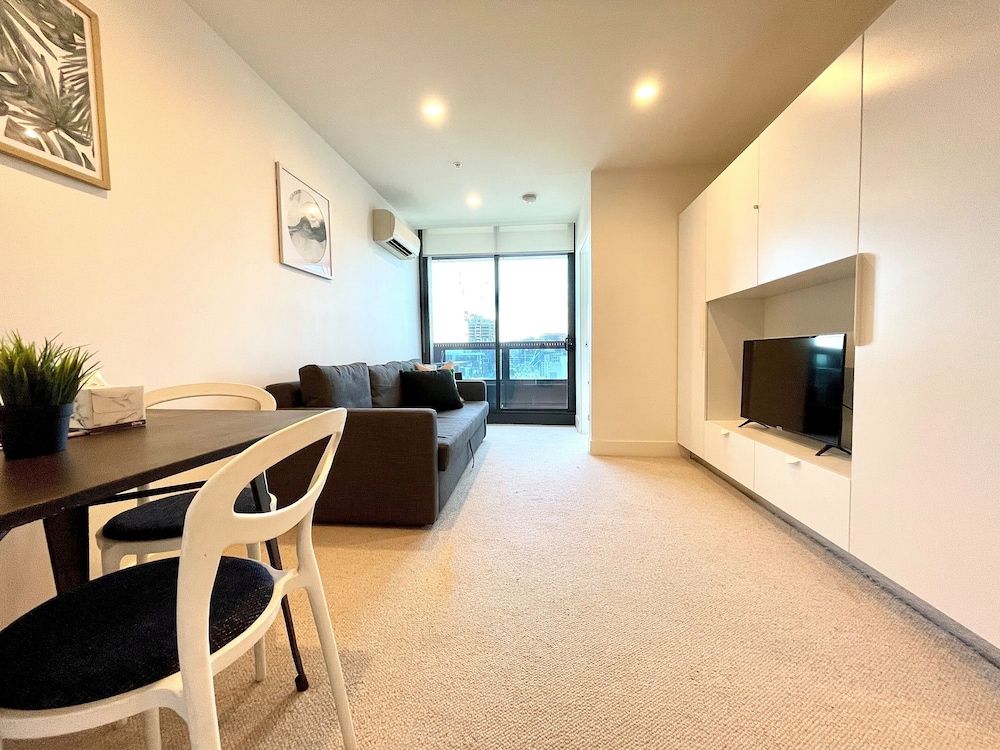 undefined Readyset Apartments at Vision 8