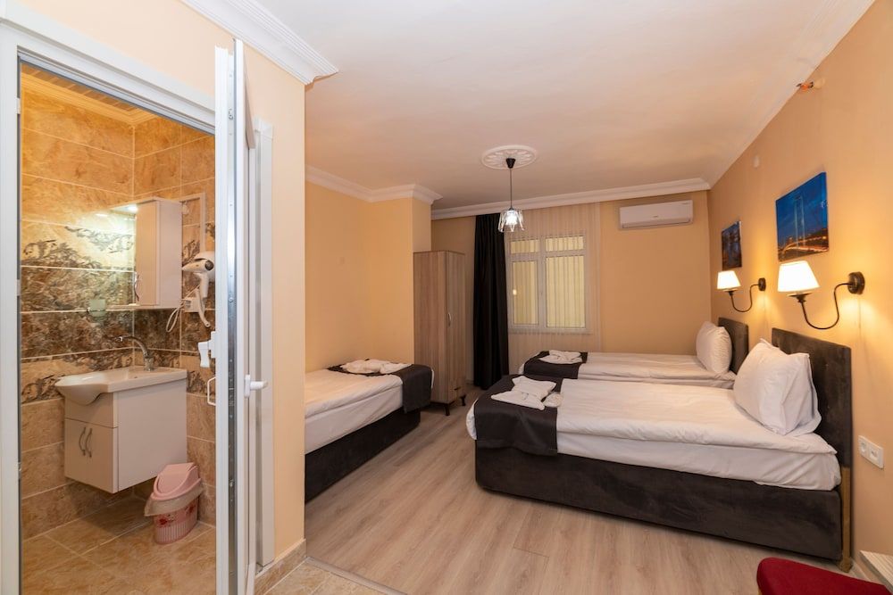 undefined Golden Flower 3