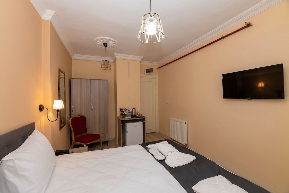 undefined Golden Flower 5