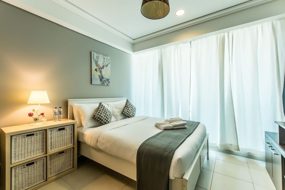 undefined Goldcrest Views 2 9