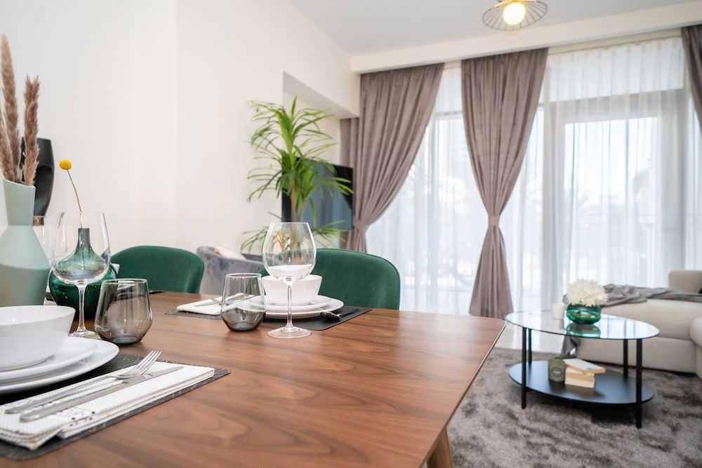 HiGuests - Boulevard Crescent Tower 2 Classic Apartment 23