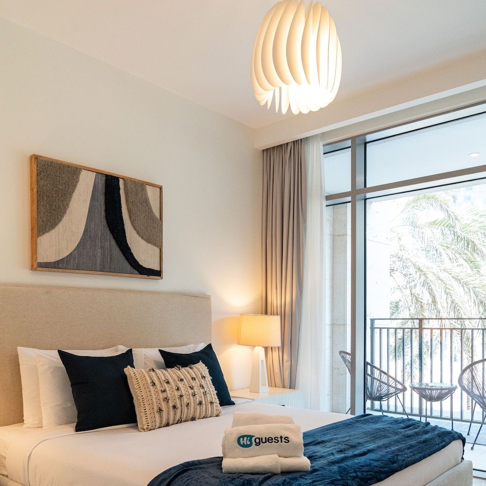 HiGuests - Boulevard Crescent Tower 2 Deluxe Apartment 9