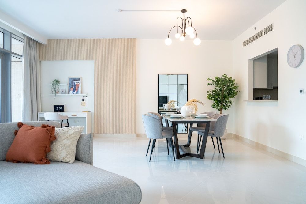 HiGuests - Boulevard Crescent Tower 2 Deluxe Apartment 18
