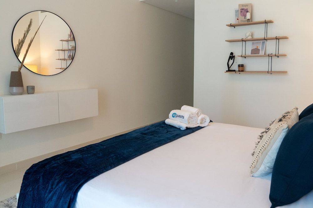 HiGuests - Boulevard Crescent Tower 2 Deluxe Apartment 5