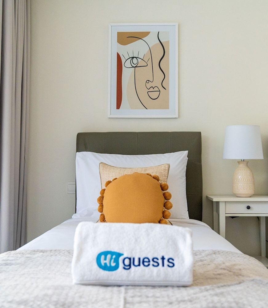 HiGuests - Boulevard Crescent Tower 2 Deluxe Apartment 7