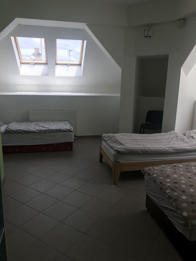 undefined Konvoj Szálló 4