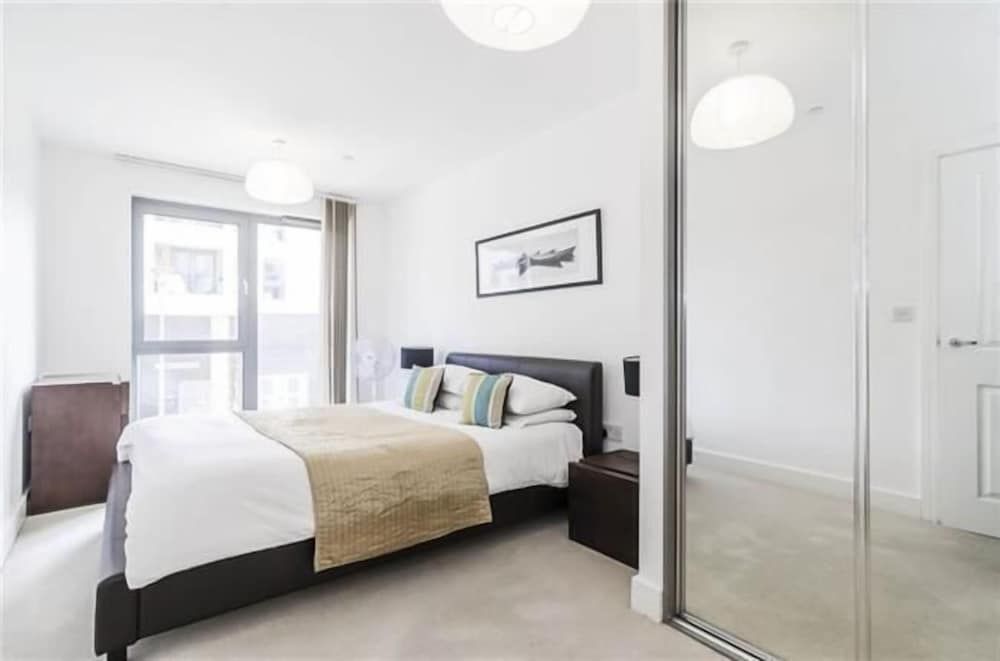 undefined Astonished 2 Bedroom near London Bridge