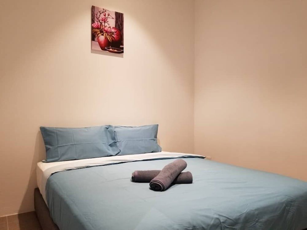 undefined EST Link to LRT KL Sentral Bangsar 8