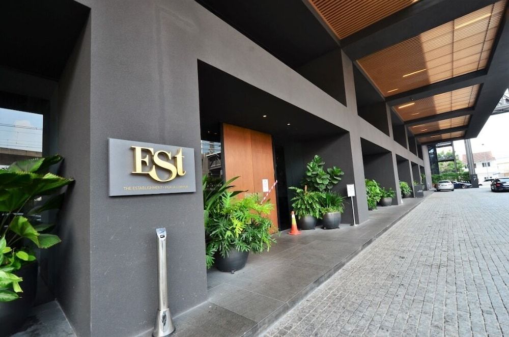 undefined EST Link to LRT KL Sentral Bangsar 3