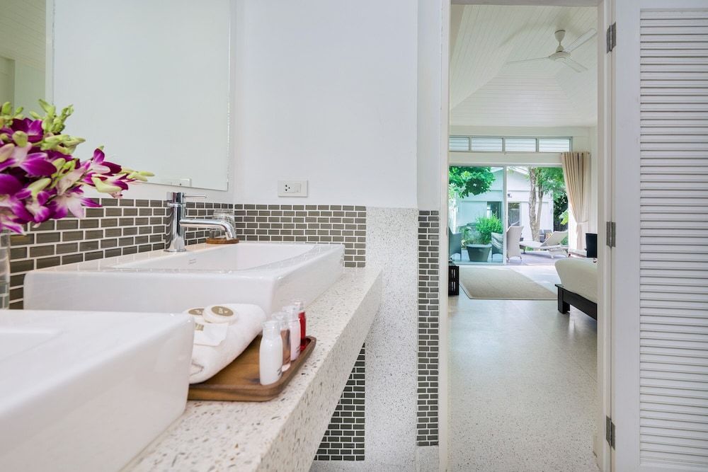 Ban Mok Talay Beachfront Villa Deluxe Villa, 1 Bedroom, Garden View (No Kitchen) 7