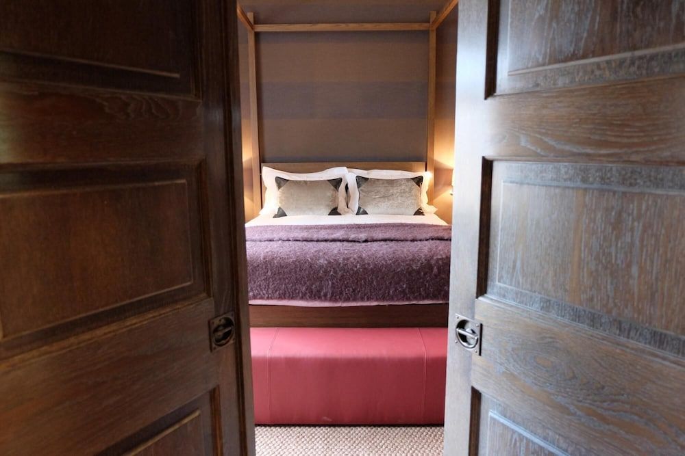 undefined Cadogan Square Luxury 2 Bedroom Apartment II 10