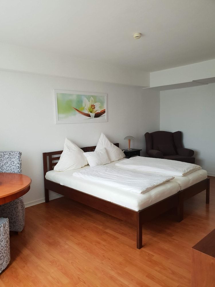 undefined Frankstays 3