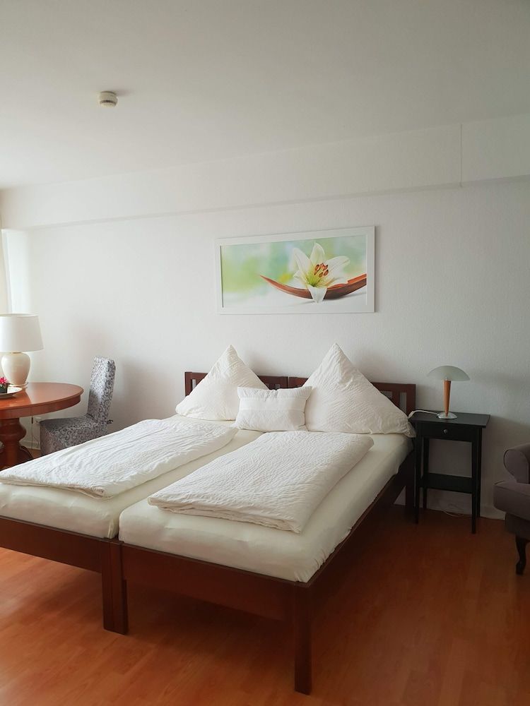 undefined Frankstays 7