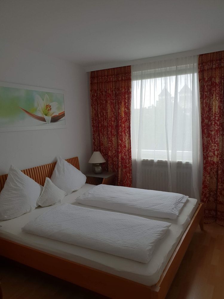 undefined Frankstays 10