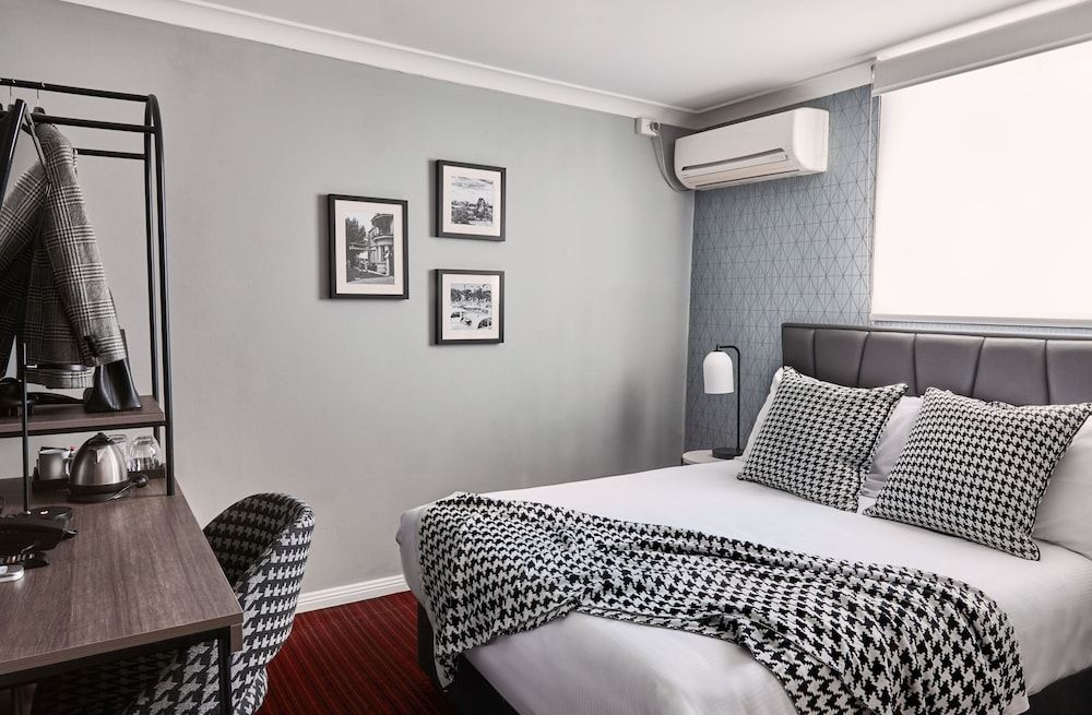 No9 Springfield Heritage Queen