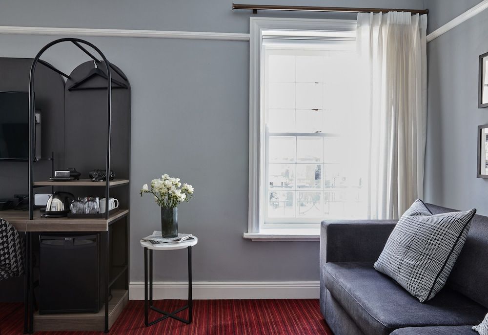 No9 Springfield Springfield Suite 5