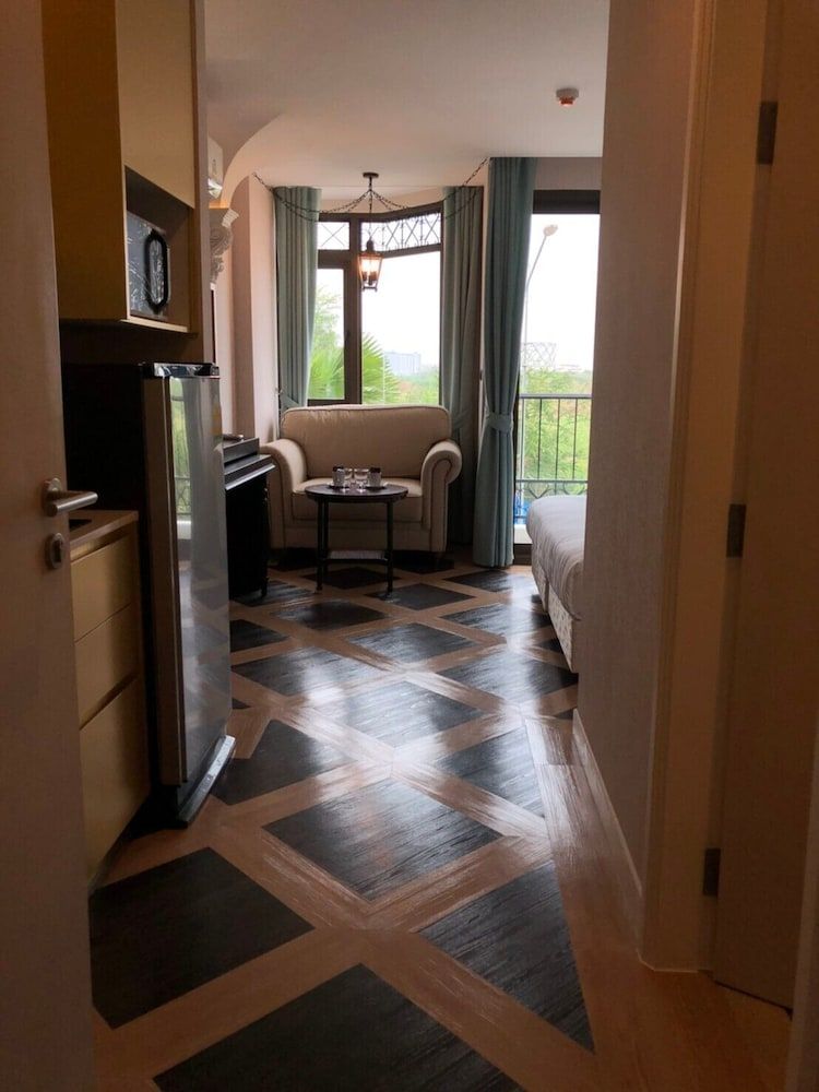 Espana Condo Pattaya By JC Studio with Garden View 4