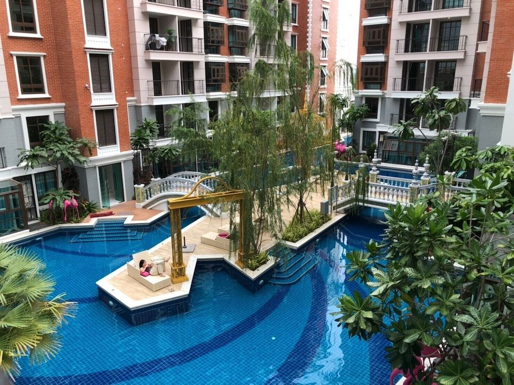 Espana Condo Pattaya By JC Studio with Pool View 6