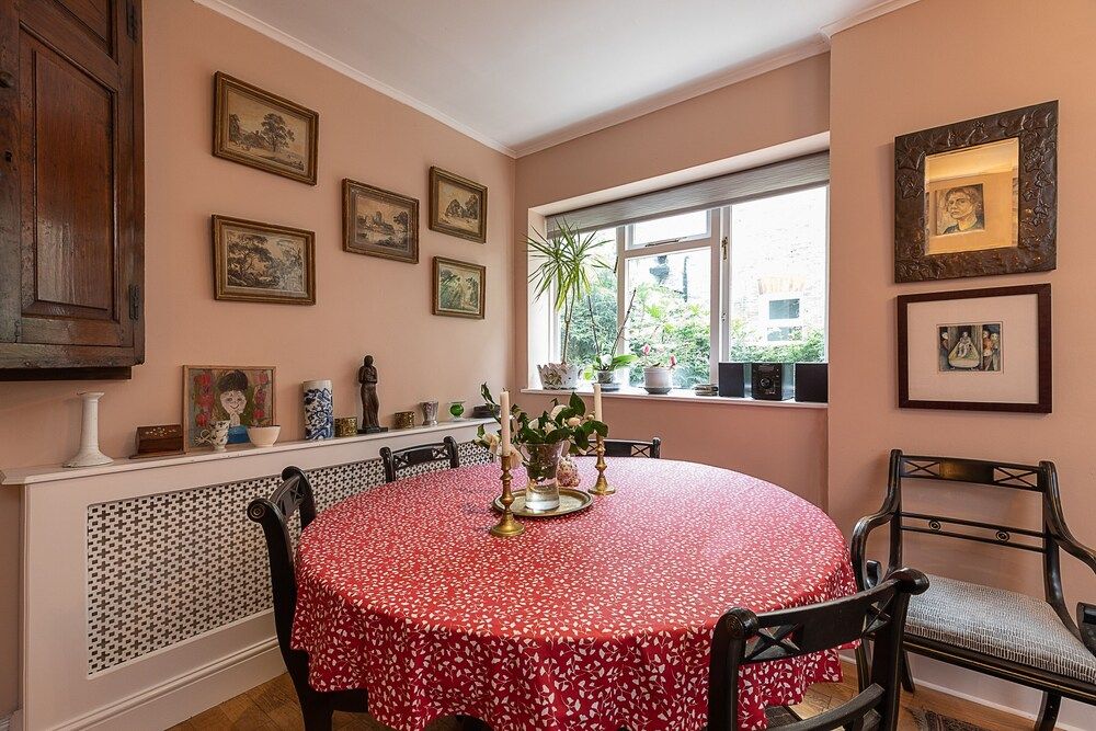 undefined JOIVY 2 Bed Flat With Garden Next to Battersea Park! 10