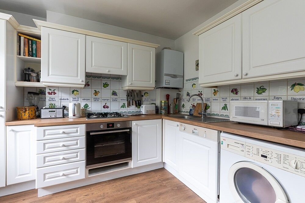 JOIVY 2 Bed Flat With Garden Next to Battersea Park! Apartment (2 Bedrooms) 8