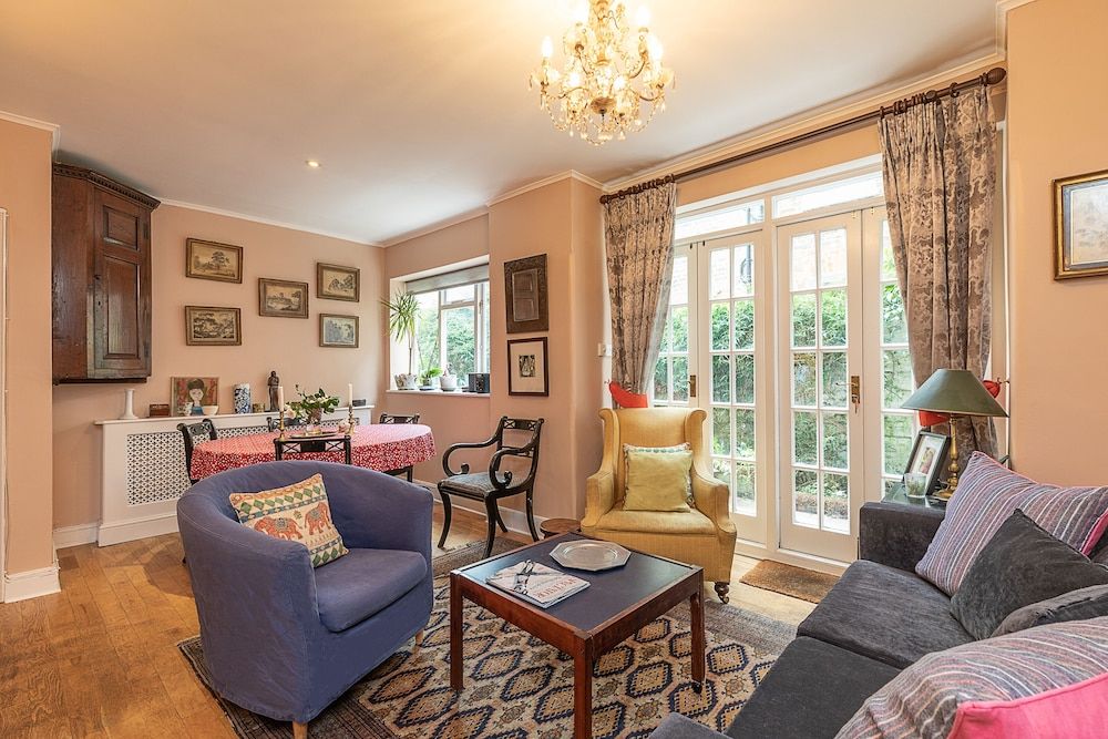 JOIVY 2 Bed Flat With Garden Next to Battersea Park! Apartment (2 Bedrooms) 10