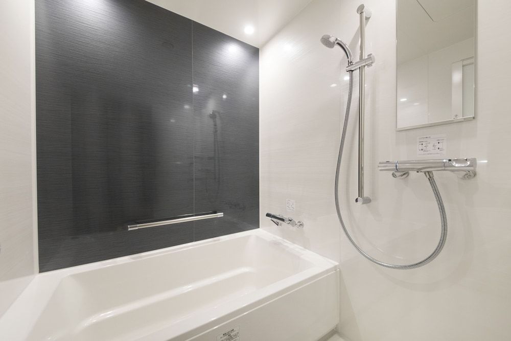 Deep Soaking Bathtub