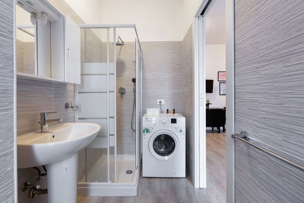 Renovated Flat Subway Yellow Line Apartment, 1 Bedroom, Non Smoking 14