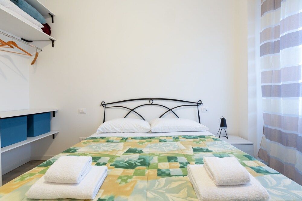 undefined Renovated Flat Subway Yellow Line 5