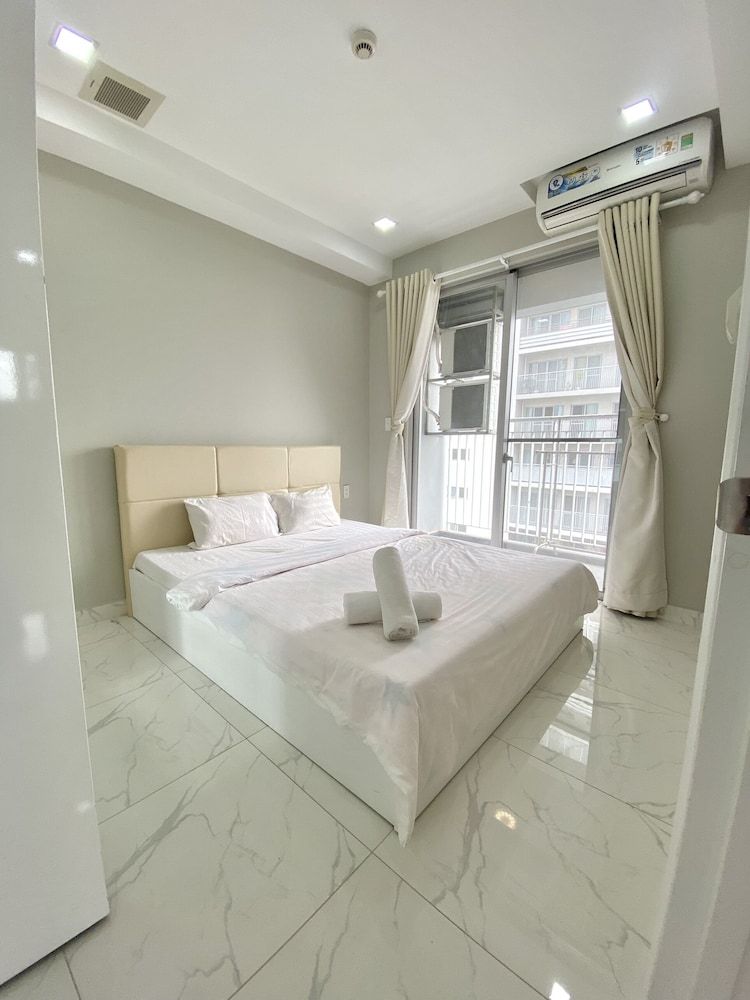 3 Bedrooms Apartment