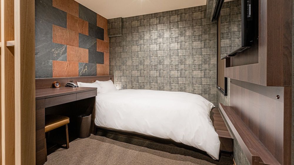 undefined Galois Hotel Shin-Ōkubo 2