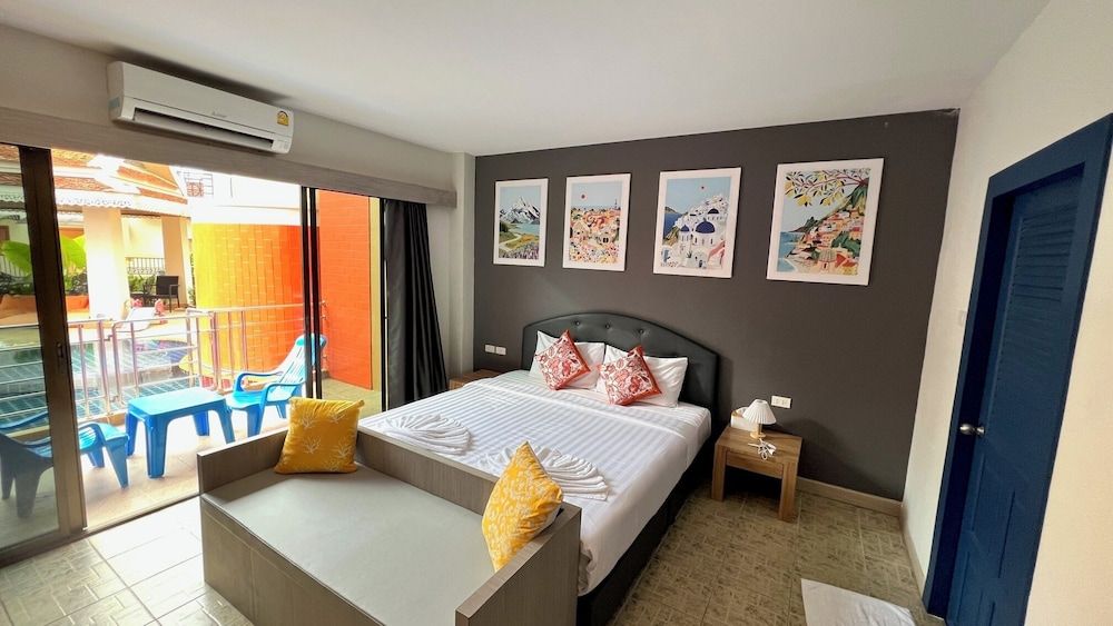 My Friend's House Double Room, 1 King Bed, Pool Access, Pool View