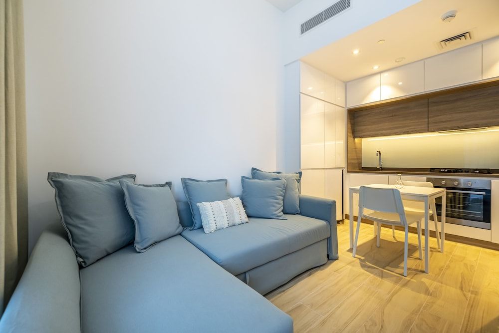 Studio One Dubai Marina Executive Studio Suite, 1 Queen Bed, Balcony, City View 7