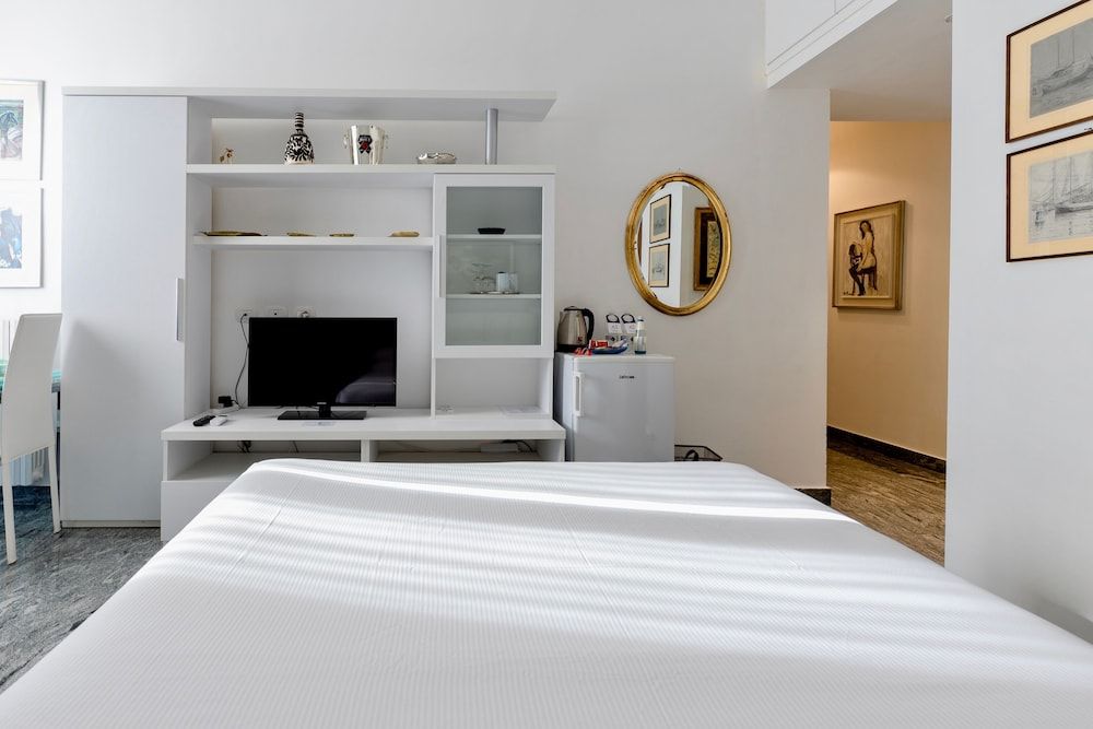 undefined Aiello Suites Executive 9