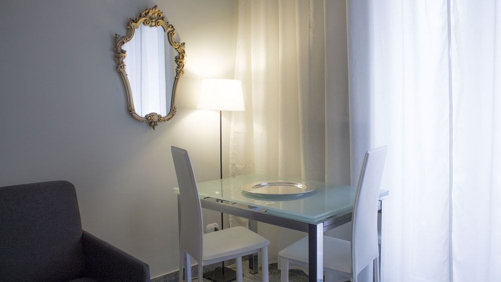 Aiello Suites Executive Executive Studio Suite 9