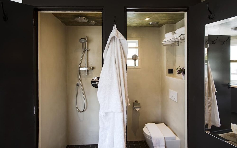 SWEETS - Amstelschutsluis Apartment, 1 Double Bed, River View 5