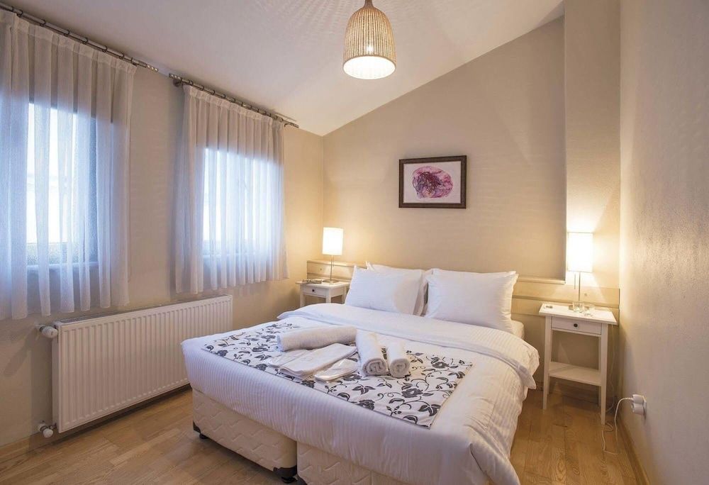 undefined Gen Suites Pera 8