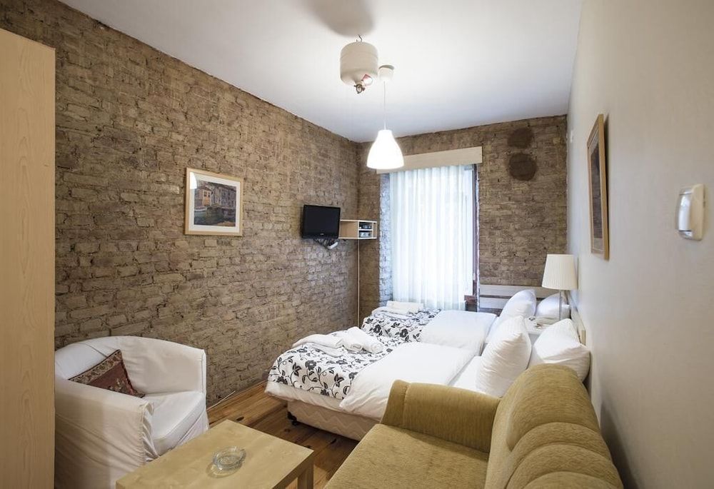 undefined Gen Suites Pera 5