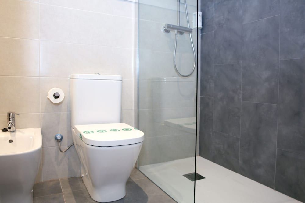 Aparthotel Augusta Barcelona Design Apartment, Multiple Beds, City View (Apartamento 3-5 pax Deluxe) 10