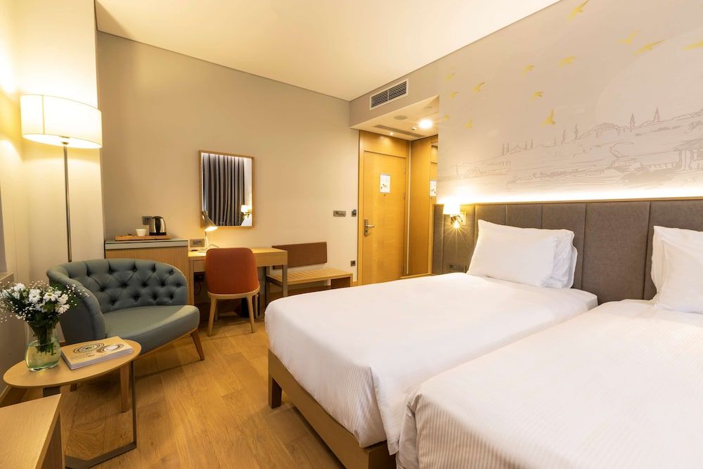 undefined Radisson Hotel Istanbul Harbiye 4