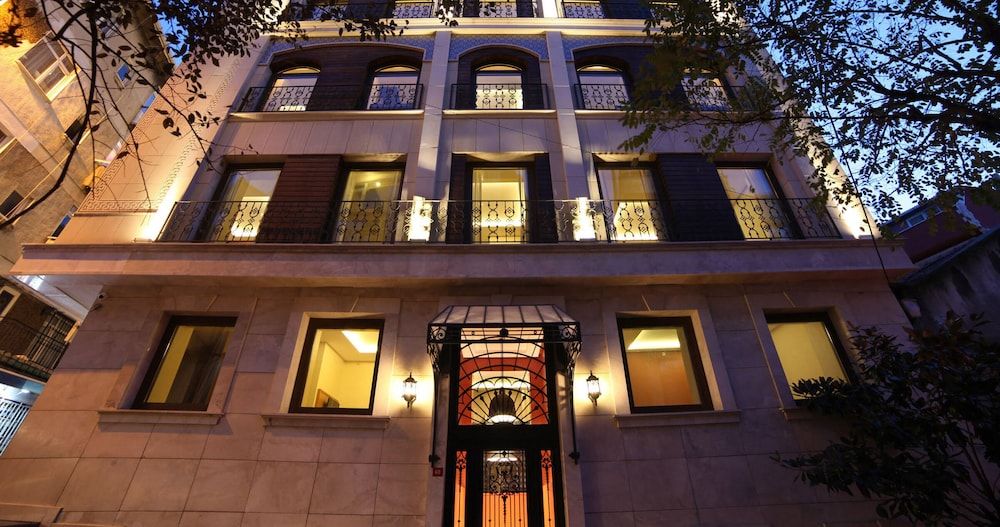 undefined The Fox Hotel 10