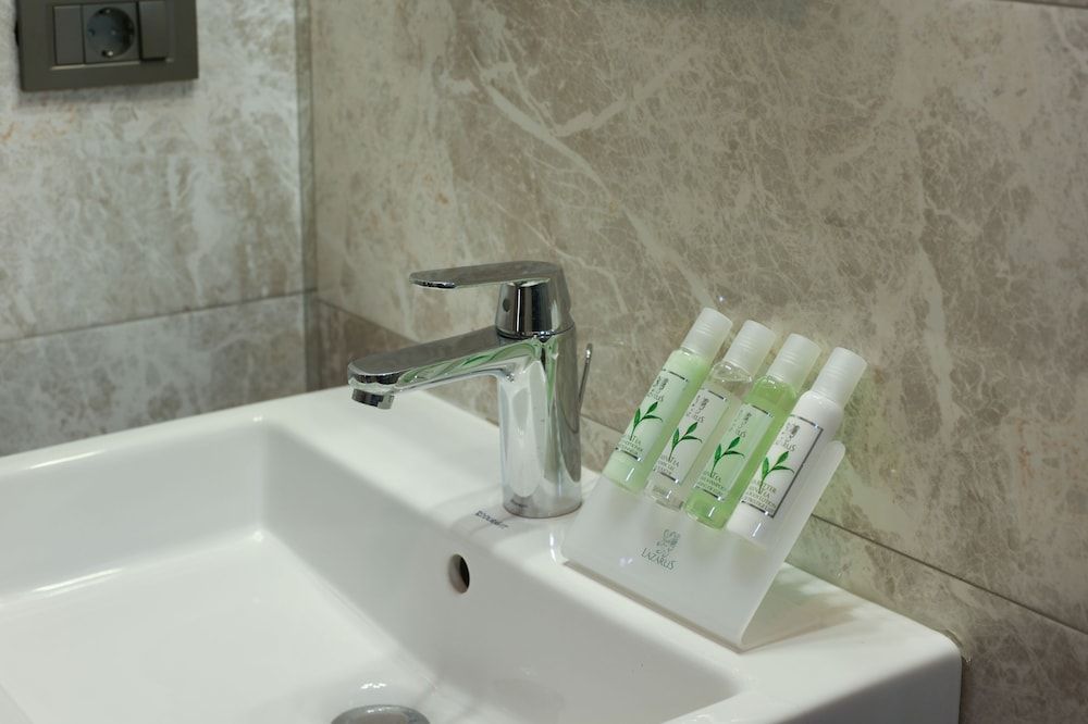 The Fox Hotel Standard Double Room 12